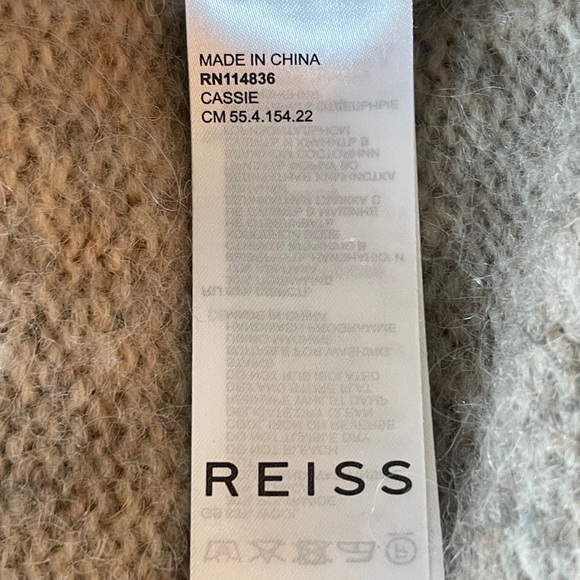 REISSChic Reiss Cassie wool & alpaca blend sweater in neutral. Oversized fit wit - Picture 6 of 11